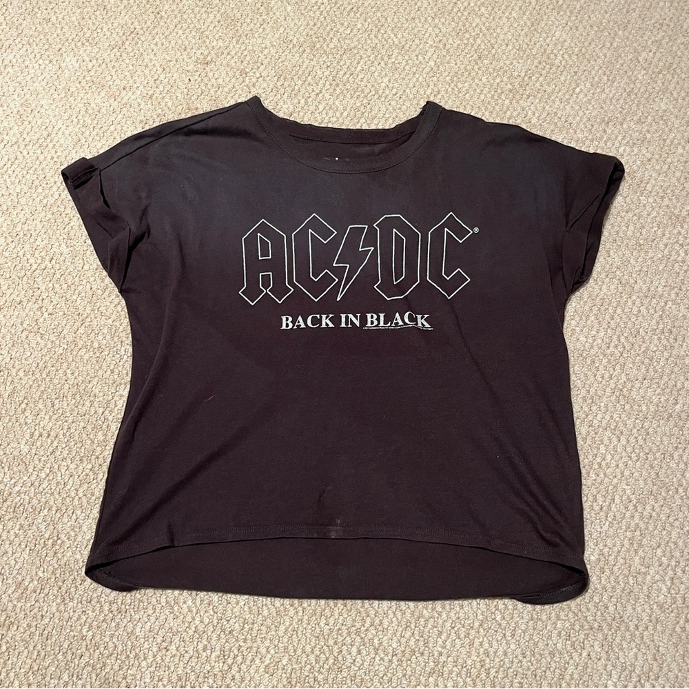 Chaser Women’s Black AC/DC Back in Black Distressed Cropped Tee